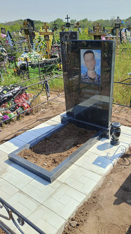 Памятник из гранита для воина СВО Памятник из гранита для воина СВО