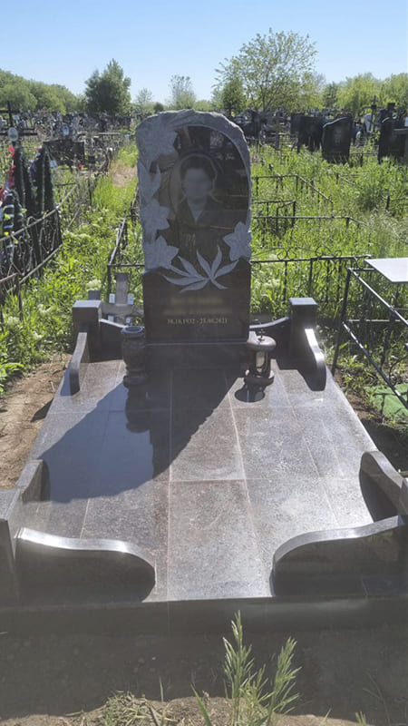 Памятник для женщины из гранита Памятник для женщины из гранита