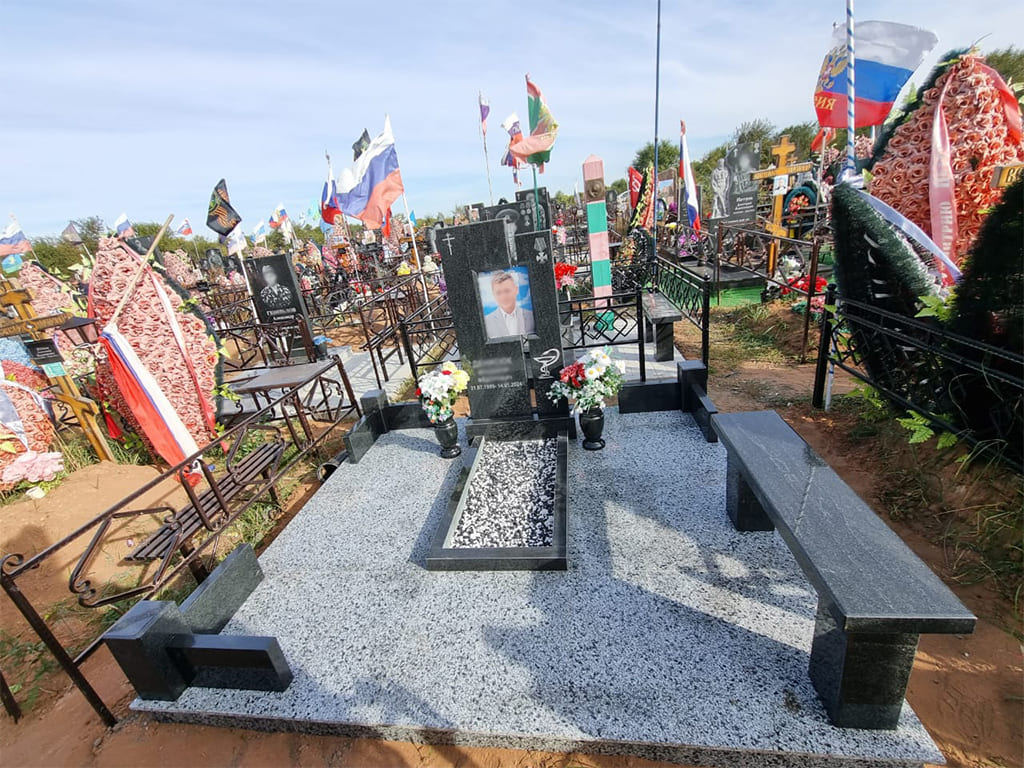 Комплекс из гранита Габбро для участника СВО Комплекс из гранита Габбро для участника СВО