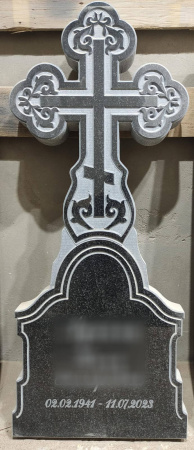 Памятник с вырезом фигуры «Крест»